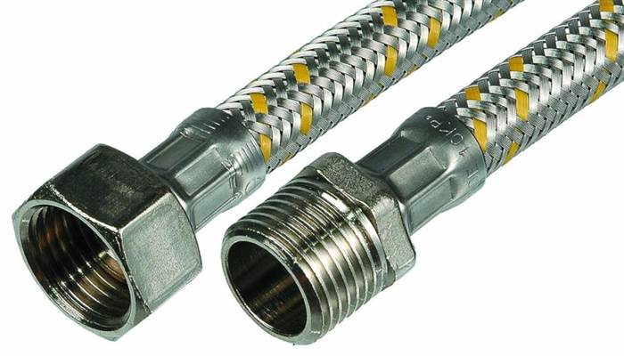 Газовый резиновый шланг в металлической оплетке имеет недостаток - это высокая способность стали пропускать электричество