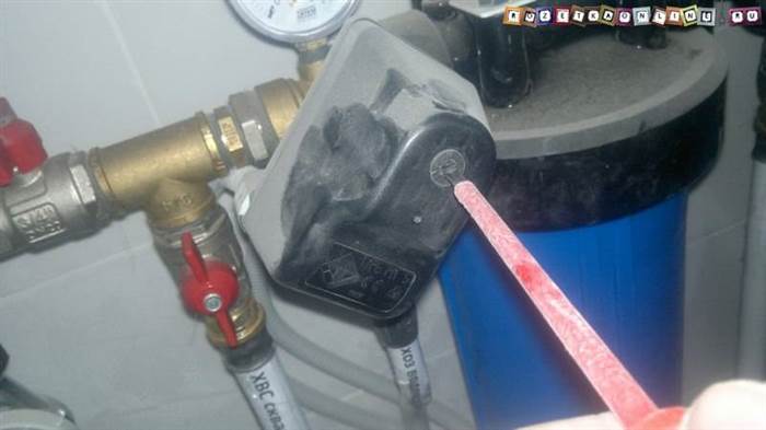 Разбираем реле давления воды