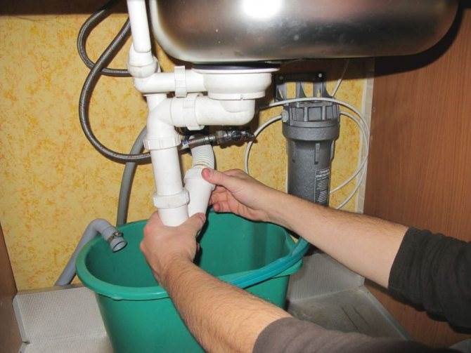 Булькает в Раковине Когда Соседи Сливают Воду Виды неисправностей