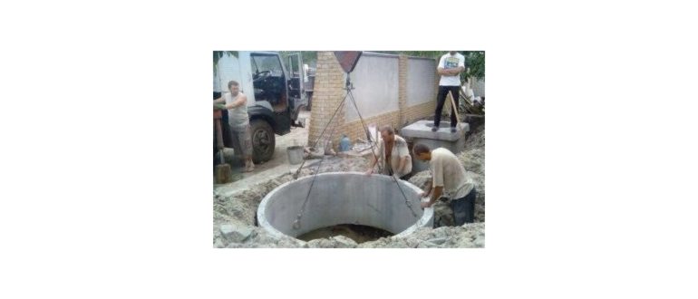 Очистка выгребной ямы с помощью